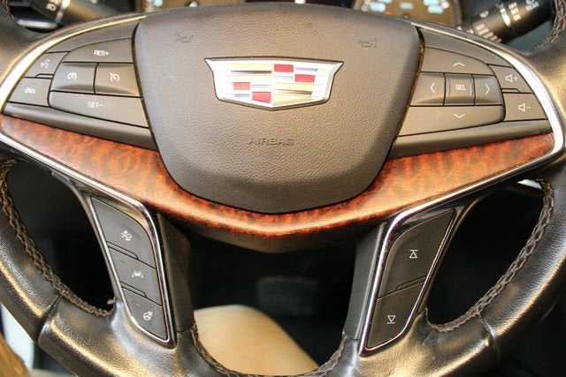 2022 Cadillac XT5 Premium Luxury