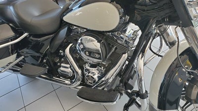 2014 HARLEY DAVIDSON ULTRAGLIDE Base