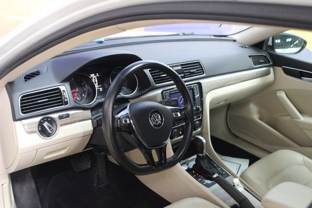2018 Volkswagen Passat 2.0T SE