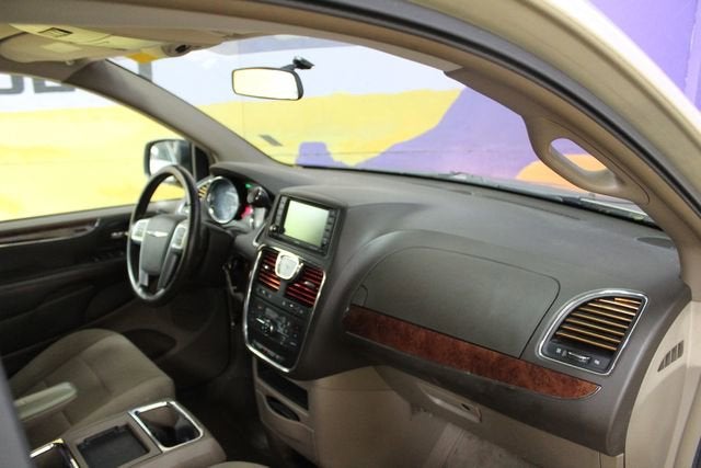 2011 Chrysler Town & Country Touring