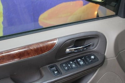 2011 Chrysler Town & Country Touring