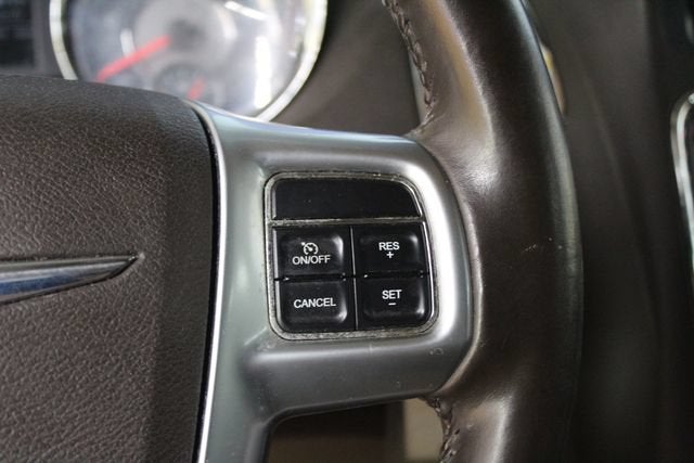 2011 Chrysler Town & Country Touring