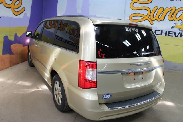 2011 Chrysler Town & Country Touring