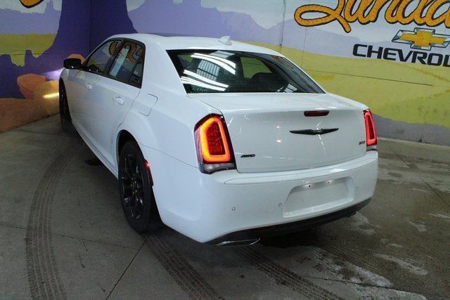 2023 Chrysler 300 Touring L