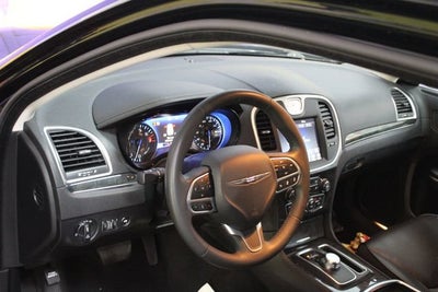 2023 Chrysler 300 Touring L