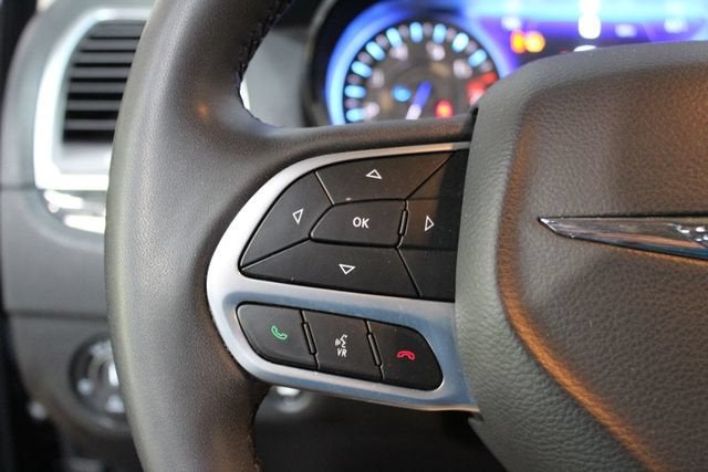 2023 Chrysler 300 Touring L