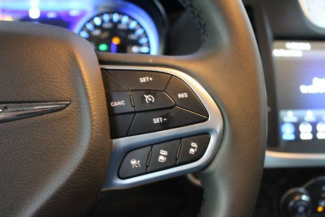2023 Chrysler 300 Touring L