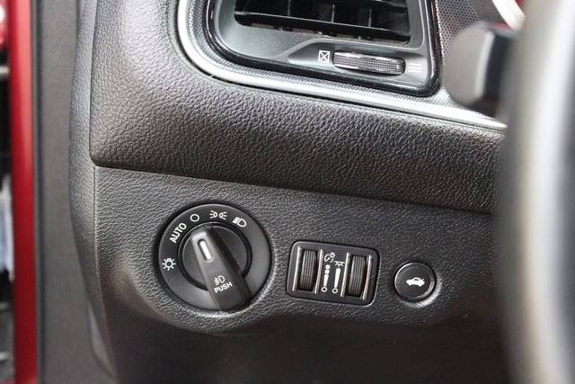 2017 Dodge Challenger SXT Plus