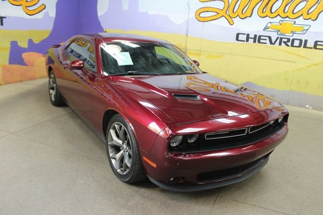 2017 Dodge Challenger SXT Plus