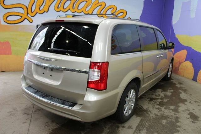 2016 Chrysler Town & Country Touring