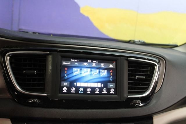 2020 Chrysler Voyager LXI