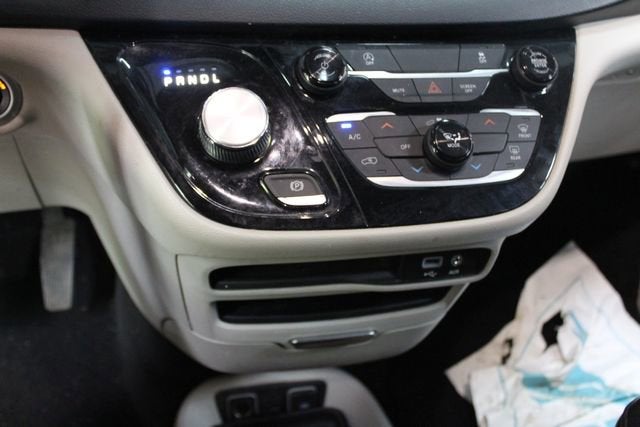 2020 Chrysler Voyager LXI
