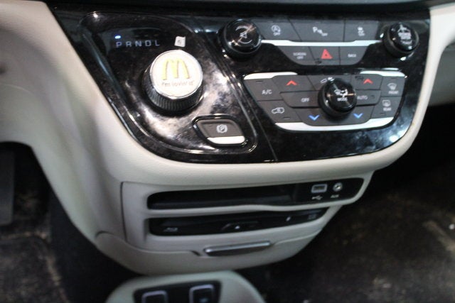 2017 Chrysler Pacifica Touring-L Plus