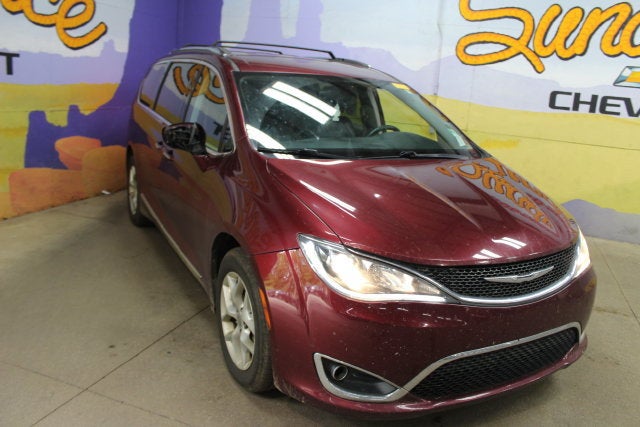 2017 Chrysler Pacifica Touring-L Plus