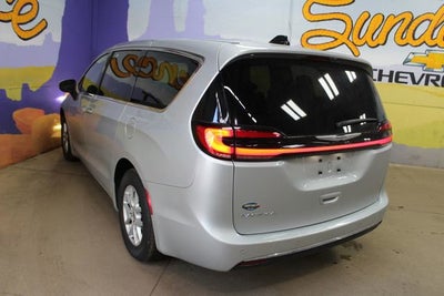 2023 Chrysler Pacifica Touring