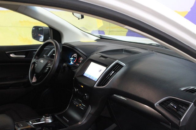 2020 Ford Edge SE