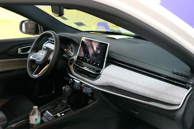 2023 Jeep Compass Latitude Lux FWD