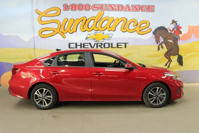 2024 Kia Forte LXS AT's photo