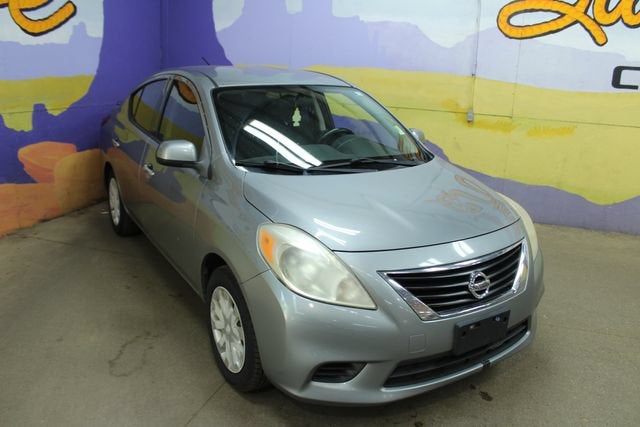 2014 Nissan Versa 1.6 SV