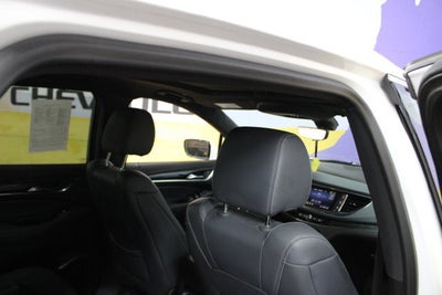 2022 Buick Enclave Essence 2