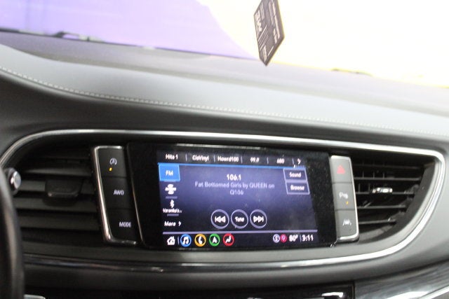 2022 Buick Enclave Essence 2