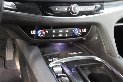 2022 Buick Enclave Essence 2