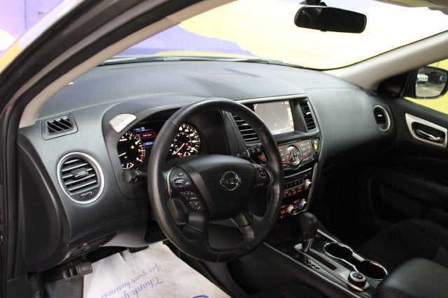 2020 Nissan Pathfinder SV