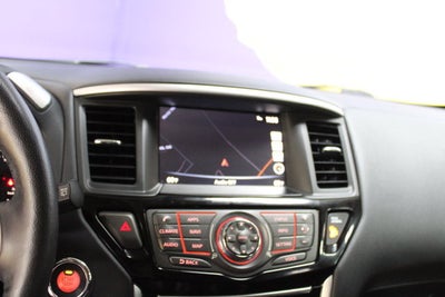 2020 Nissan Pathfinder SV