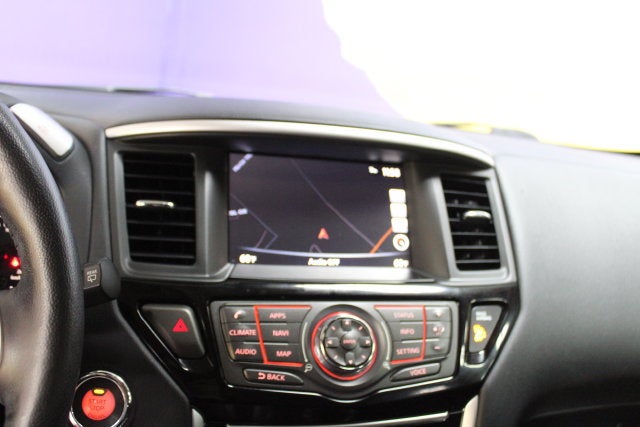 2020 Nissan Pathfinder SV