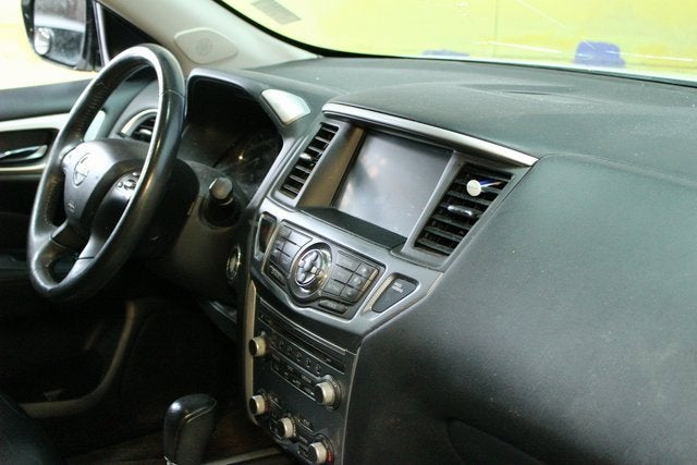 2017 Nissan Pathfinder SL