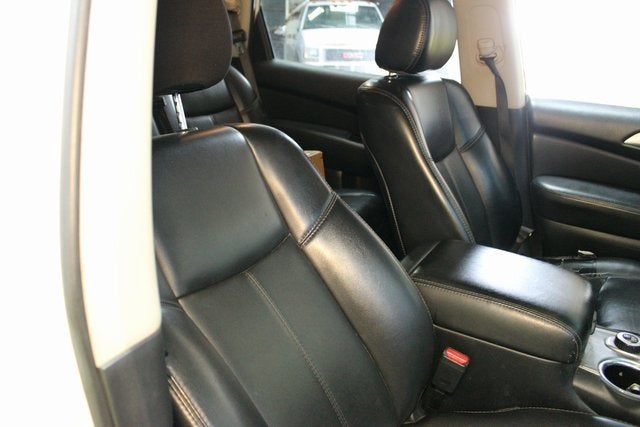 2017 Nissan Pathfinder SL