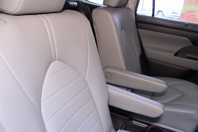 2024 Toyota Highlander Hybrid XLE