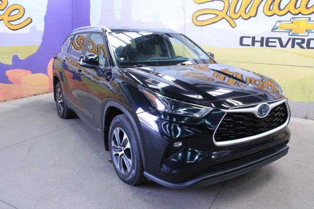 2024 Toyota Highlander Hybrid XLE