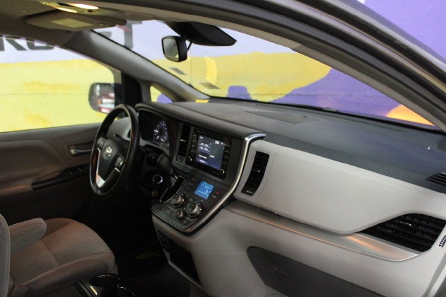 2019 Toyota Sienna LE Auto Access Seat