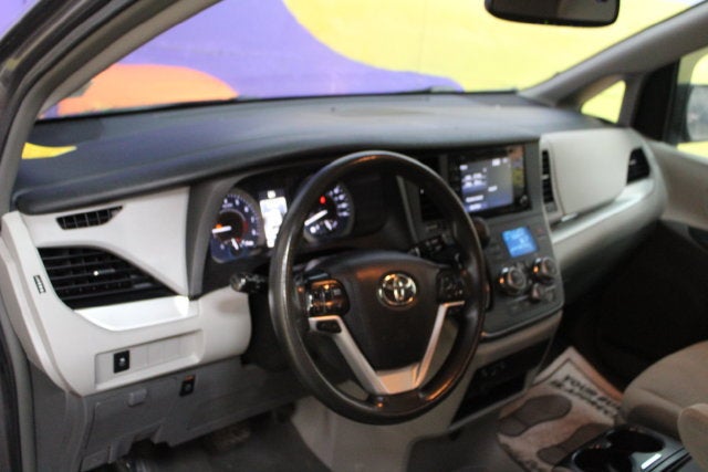 2019 Toyota Sienna LE Auto Access Seat