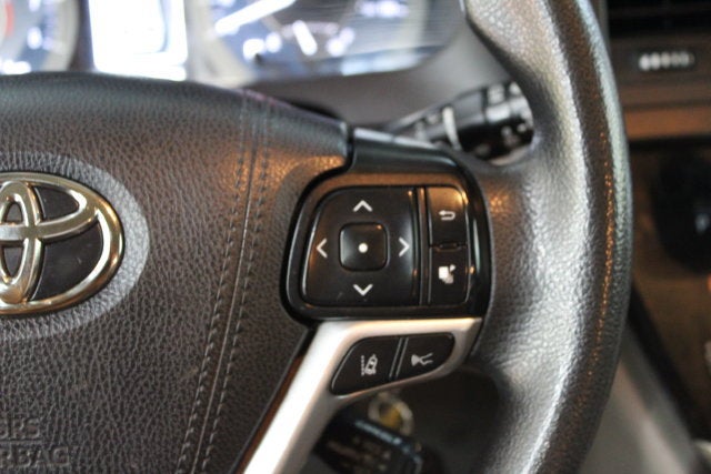 2019 Toyota Sienna LE Auto Access Seat