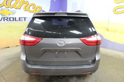 2019 Toyota Sienna LE Auto Access Seat