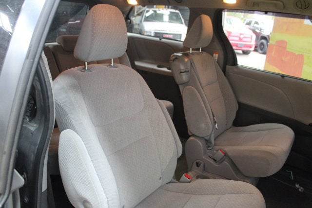 2019 Toyota Sienna LE Auto Access Seat
