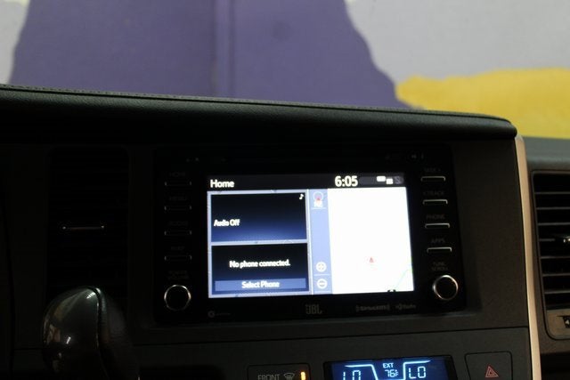 2020 Toyota Sienna SE